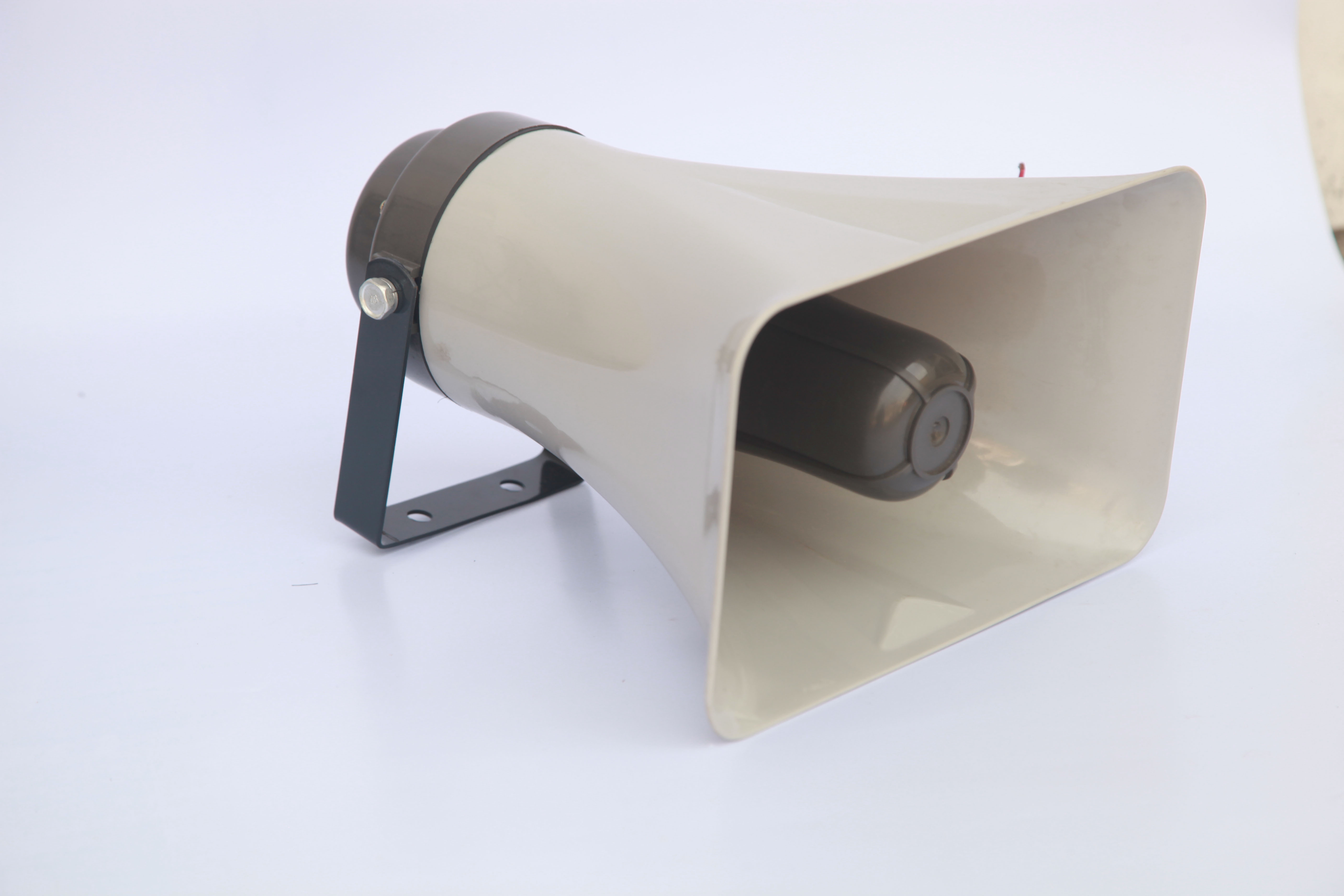 号筒扬声器